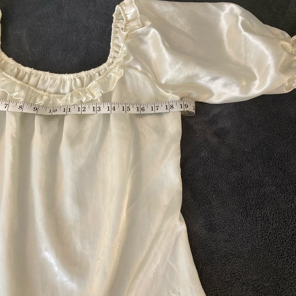 **SOLD**Women's Costume Corset & Blouse - Picture 4 of 10